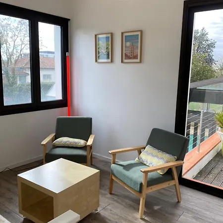 Merlin Apartment *